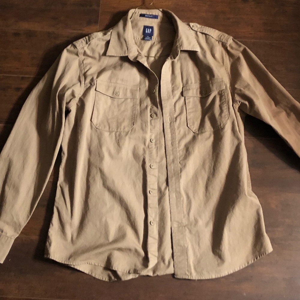Gap shirt